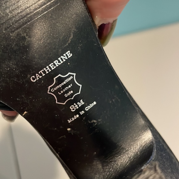 Vtg Black Heels Flower and Satin Bow Detailing - Picture 3 of 4